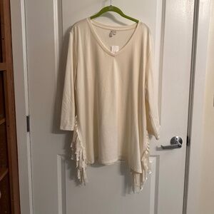 V-neck tunic with side fringe